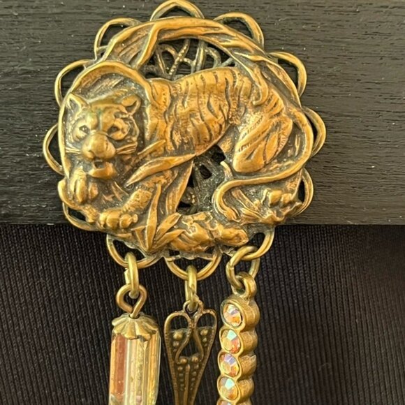 Vintage Banana Bob Bronze Lion/Iridescent/Yellow Stone Dangle Clip On Earrings - Picture 6 of 11